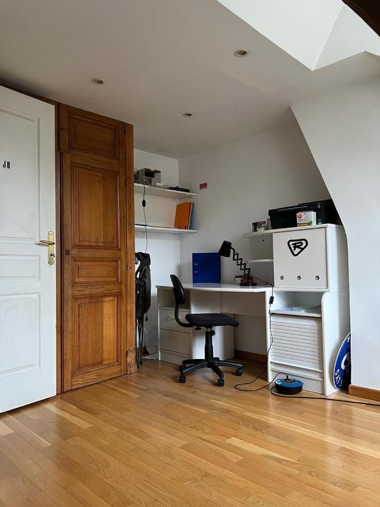 Chambre D'Hote ベルサイユ エクステリア 写真